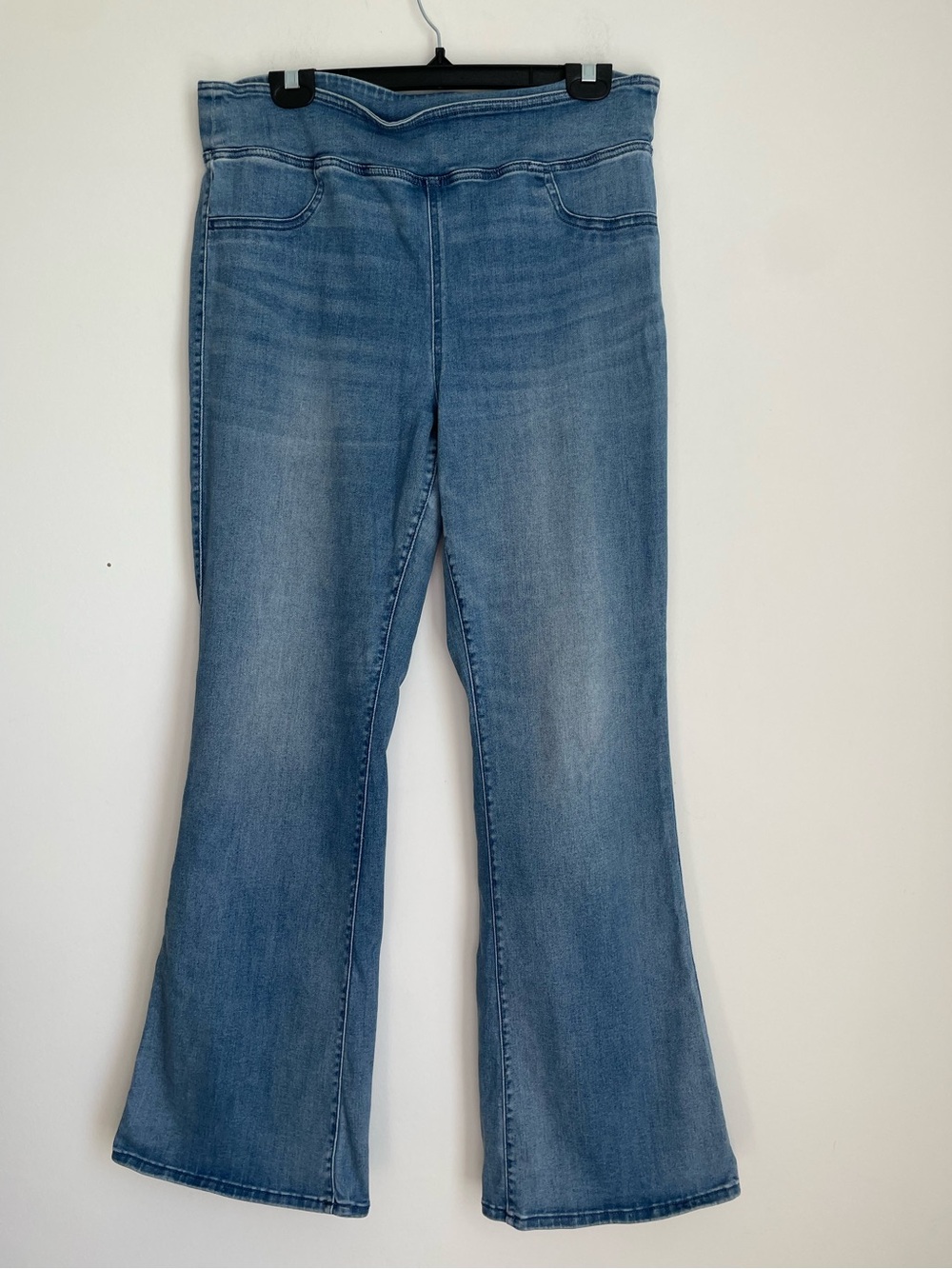 American Eagle High Rise Pull On Light Wash Flare Jeans Size XL 30" Inseam